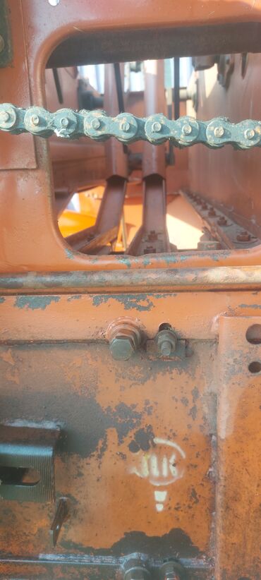 Pres bağlayanlar: Saman-ot presi – “KİRQVİZSTAN” markalı, kvadrat balya bağlayan tip — 13