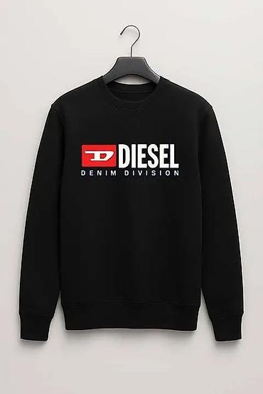 Duksevi: Muški duks sa okruglim izrezom – brendirani modeli - Brend motivi — 31