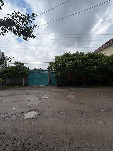 Продажа коттеджей и домов: Продаётся участок 6 соток с домом 📍 ж/м Арча-Бешик 📐 Площадь участка — 8