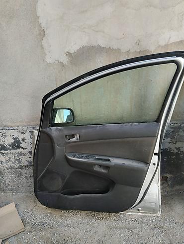 Автозапчасти: Дверь Передняя правая Toyota, Б/у, Оригинал — 1