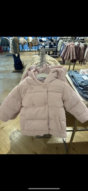 бренды верхней мужской одежды: Детские утеплённые куртки-пуховики, цвет нежно-розовый и розовый. В