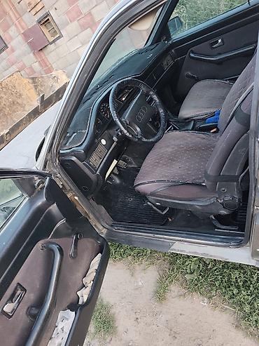отделка салона авто: Audi 100: 1988 г., 2 л, Бензин, Седан — 5