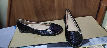 Мокасины и лоферы: Женская обувь — несколько пар на выбор:размеры36 лаковые туфли и Деми — 2