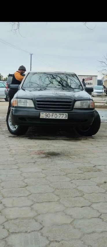 opel astra c: Mercedes-Benz 220: 2.2 l | 1994 il Sedan