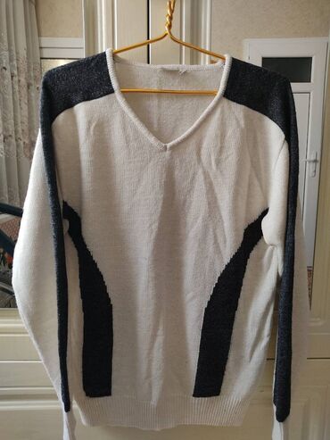 Рубашки: Kişi üçün jaket 10 manat Xl razmer