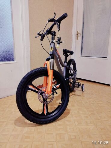 вещи новые: 20-lik Velosiped usaq üçün. Xaricden getirmisem. Tep tezedi. Hec usaq