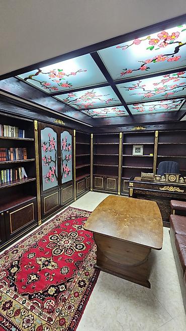 Продажа коттеджей и домов: Классический трехэтажный особняк с дизайнерским двором и богато — 25