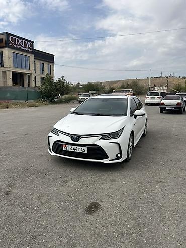 mazda attenza: Toyota Corolla: 2020 г., 1.8 л, Вариатор, Гибрид, Седан — 4