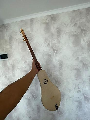 комус сатам: Комуз 2500 сом новый, подарок — 2