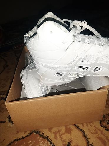обувь drop: Мужские кроссовки, 39, Asics, Новый, цвет - Белый, Платная доставка — 1