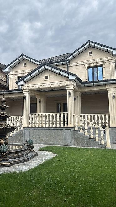 двух этаж: Продаётся дом в классическом стиле с просторной террасой и колоннами — 1