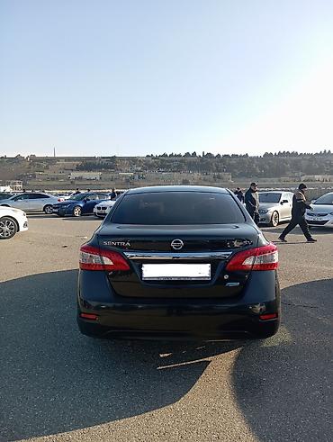 Nissan: Nissan Sentra SV sedan - Korpus: qara rəng, 4 qapılı sedan, xrom ön — 5