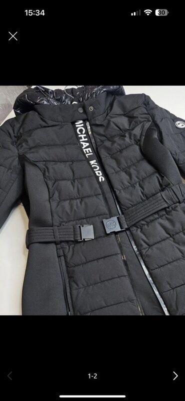 чёрный кожаный плащ: Женская утеплённая куртка-пуховик Michael Kors, чёрного цвета. -