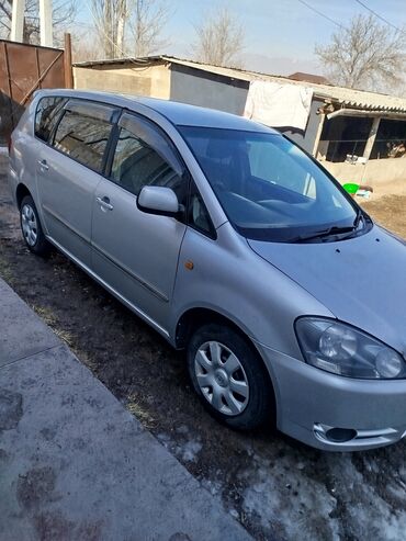 Toyota: Toyota Ipsum: 2001 г., 2.4 л, Автомат, Бензин, Хэтчбэк