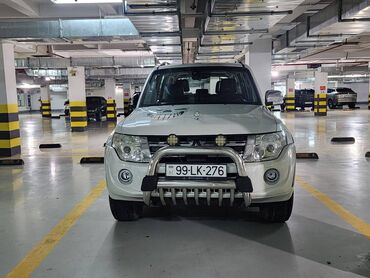 Bentley: Mitsubishi Pajero: 3.5 l | 2013 il 21300 km Ofrouder/SUV