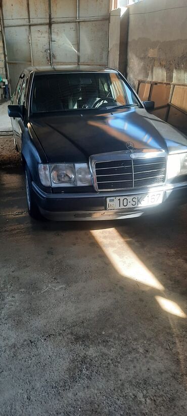 Mercedes-Benz: Mercedes-Benz W124: 2.5 l | 1991 il Sedan