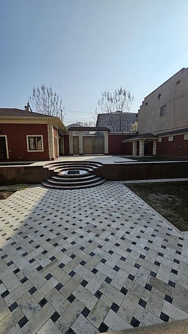 Продажа коттеджей и домов: Классический трехэтажный дом с благоустроенным двором и премиальной — 17