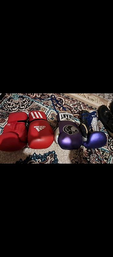 boks torbasi: Boks avadanlığı dəsti - 2 cüt boks əlcəyi: - Qırmızı Adidas boks — 1