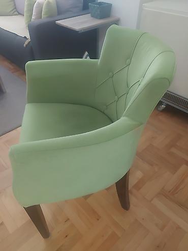 matis fotelja: Tapacirana fotelja – pastelno zelena - Elegantna klub/fotelja sa — 1