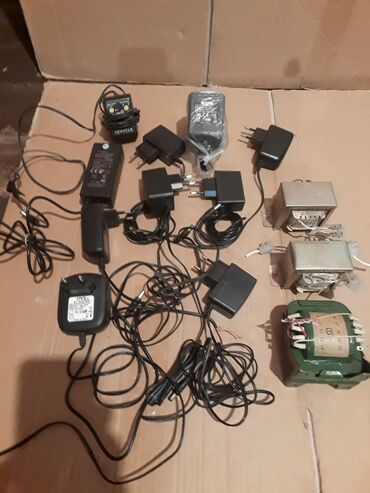 komputer aksesuar: Adapterlər və transformatorlar hamısı bir yerdə satılır. 5-12 v