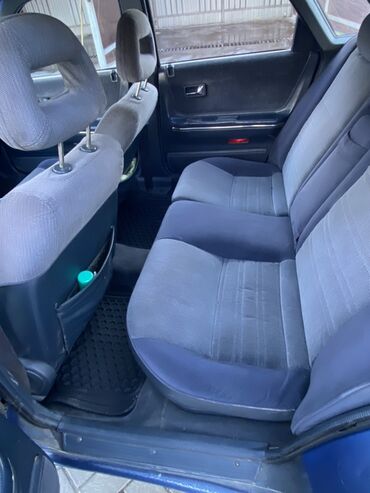 Mazda: Mazda 626: 1991 г., 2.2 л, Механика, Бензин, Седан at lalafo.kg — 5 Mazda: Mazda 626: 1991 г., 2.2 л, Механика, Бензин, Седан — 5