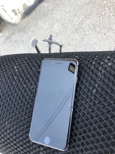 ayfon 50: IPhone 8, 64 GB, Black Titanium, Barmaq izi