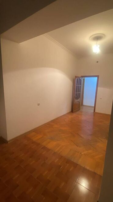 Uzunmüddətli kirayə mənzillər: Həzi Aslanov metrosuna piyada 10 deqiqəlik məsafədə,Qaçqın bazarı,ats — 7