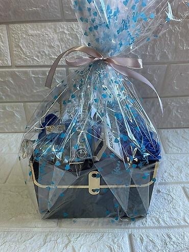 Kompleti namirnica: Poklon setovi u dekorativnim kutijama Elegantno aranžirani poklon — 15