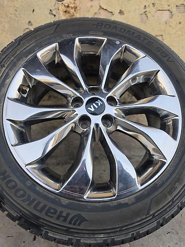 genesis coupe: Литой диск Kia с шиной Hankook - Оригинальный литой диск Kia — 1