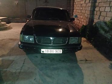 QAZ: GAZ Volga sedan – qara rəng Xüsusiyyətlər: - Kuzov: 4 qapılı sedan - — 1