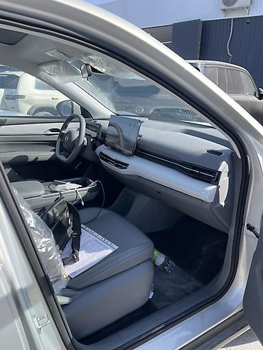 roewe i6: FAW Besturn: 2025 г., Автомат, Электромобиль, Кроссовер — 5