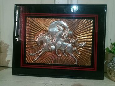 qizil onluq: Dekorativ relyef tablo – “Atlar və Günəş” - Material: metal relyef