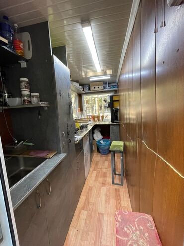 офис в бизнес центре: Продаю Павильон 5 м², С оборудованием