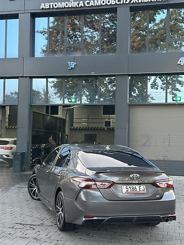 Toyota: Toyota Camry: 2021 г., 2.5 л, Автомат, Бензин, Седан — 2