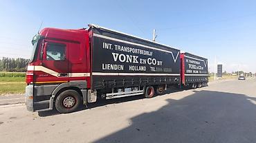 Коммерческий транспорт: Тягач, Mercedes-Benz, 2005 г., Тентованный — 2