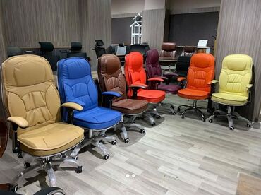 Ofis və oyun kresloları: Yeni, Təkərli, Qolları tənzimlənir, Dəri — 30