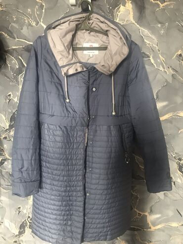 демисезонные куртки с капюшоном: Женская куртка весна/осень 50 размер