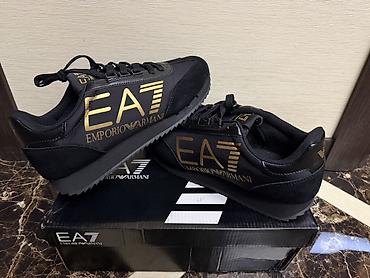 EA7 Emporio Armani kişi krossovkası - Rəng: qarayla qızılı loqo