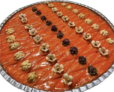 зеркало со столиком: Sifariş ile hazırlanan Şirniyyat: bəzəklərlə süslənmiş şərbətli