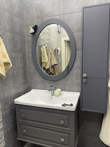 hamam ucun dolab: Hamam otağı üçün mebel dəsti: çanaqlı alt dolab, oval güzgü və yan — 1