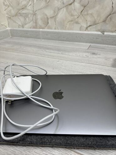ноутбук macbook pro: Ноутбук, Apple, 8 ГБ ОЗУ, Intel Core i5, 13.3 ", Б/у, Для несложных задач, память SSD