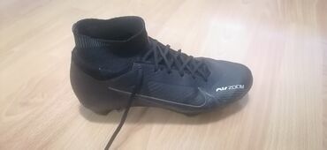 İdman alətləri: Az geyinilib,yeni kimidir.39 ölçüdə Nike air zoom modeli.Real alıcılar