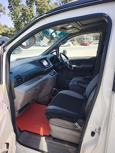 Продажа авто: Nissan Serena: 2001 г., 2 л, Вариатор, Газ, Минивэн — 5