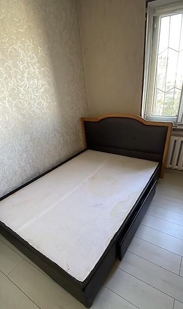 bed sheets: Двуспальная кровать с мягким изголовьем и выдвижным ящиком для — 1