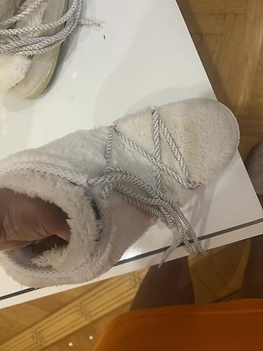 usag ucun: Uşaq qış botları – tüklü, krem-ağ rəngdə - Material: yumşaq süni xəz — 2