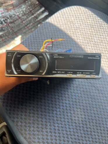 GPS naviqatorlar: Pioner 6050 Satılır ideal vəziyyətdədir,təkcə disk yeri işləmir Aux və