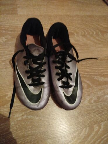 Digər idman və istirahət malları: Butslar Nike, Ölçü: 33, İşlənmiş
