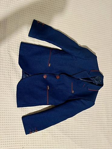 pull and bear farmerice: Dečiji sako, veličina 7 u modernoj kraljevsko-plavoj boji sa detaljima — 2
