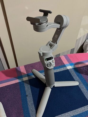 dji mic: Dji Osmo Mobile SE 1 aydı alınıb hərbirşeyi mövcuddur qutusu və.s