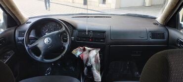 mitsubişi pikap: Volkswagen Golf: 1.4 л | 1999 г. Пикап